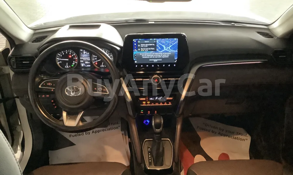 Vehicle photo 7