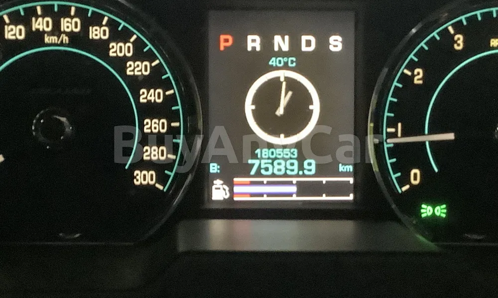 Vehicle photo 7