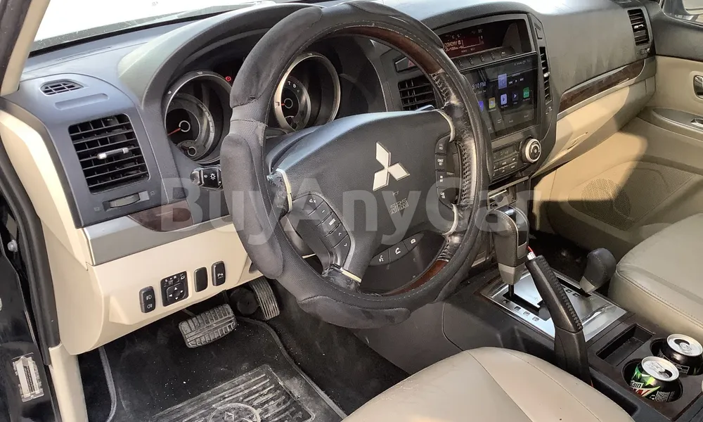 Vehicle photo 8