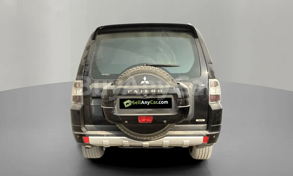 Vehicle photo 2