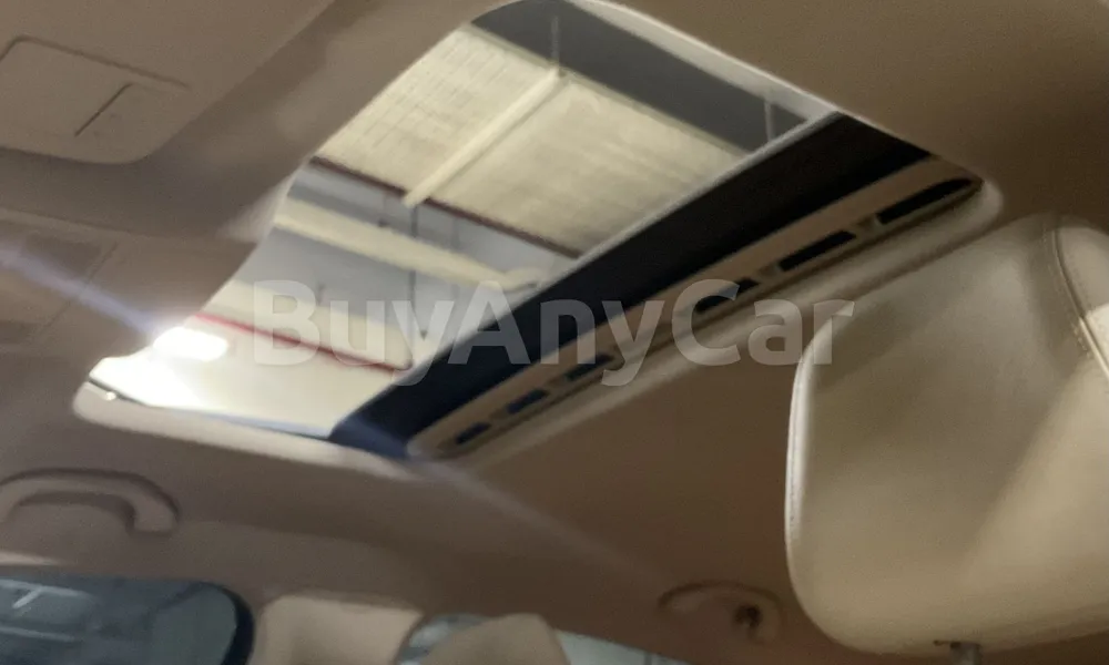 Vehicle photo 9