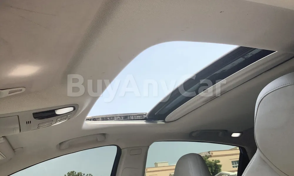 Vehicle photo 9
