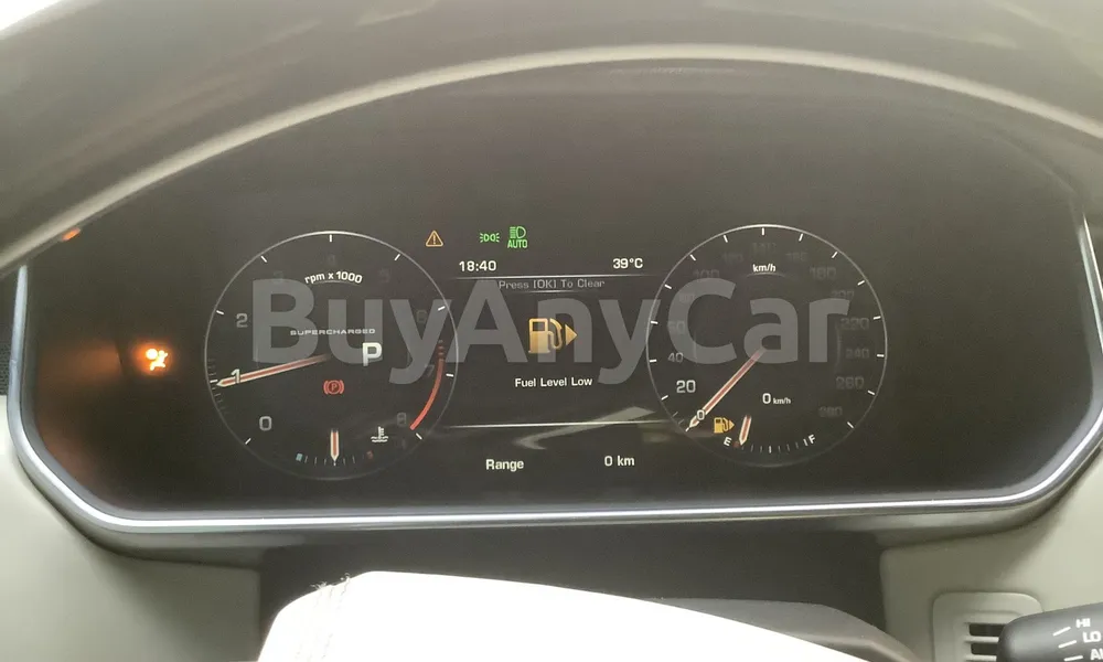 Vehicle photo 6