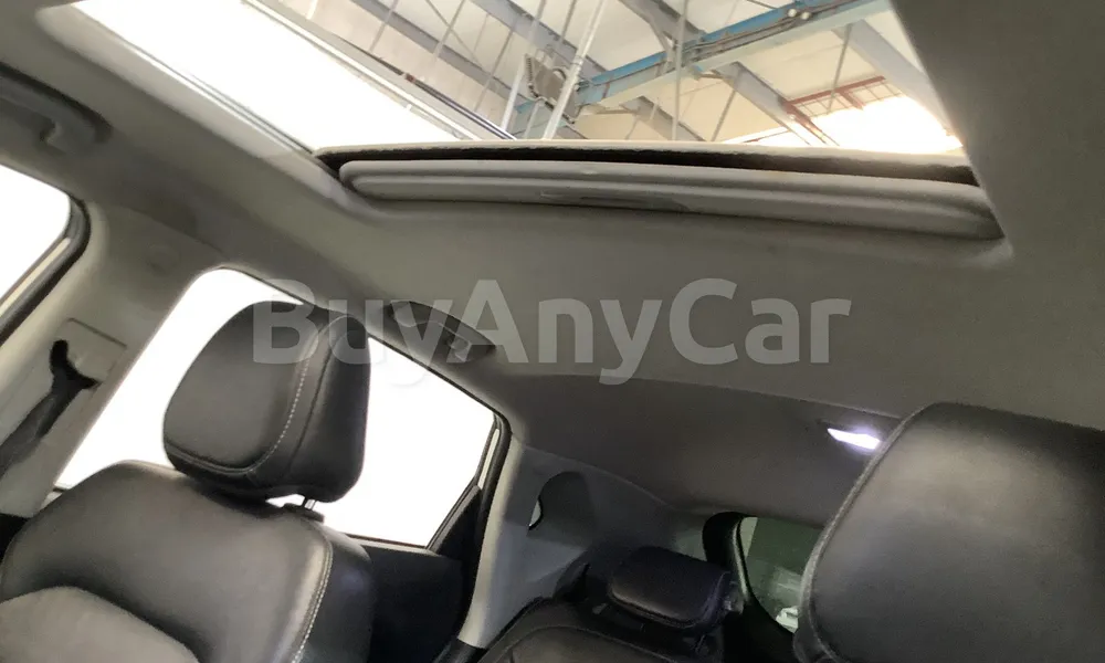 Vehicle photo 8