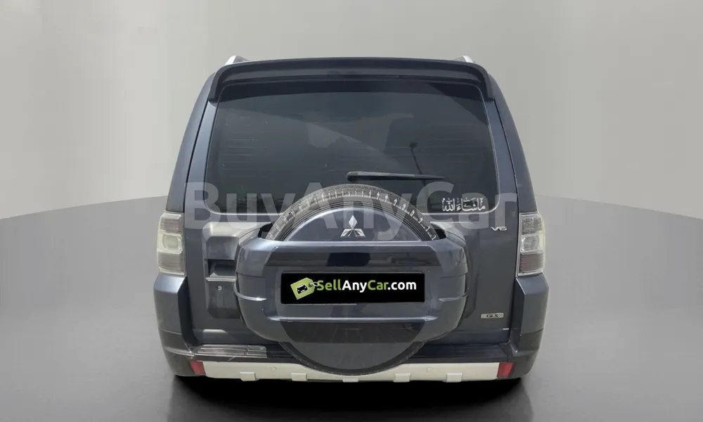 Vehicle photo 2