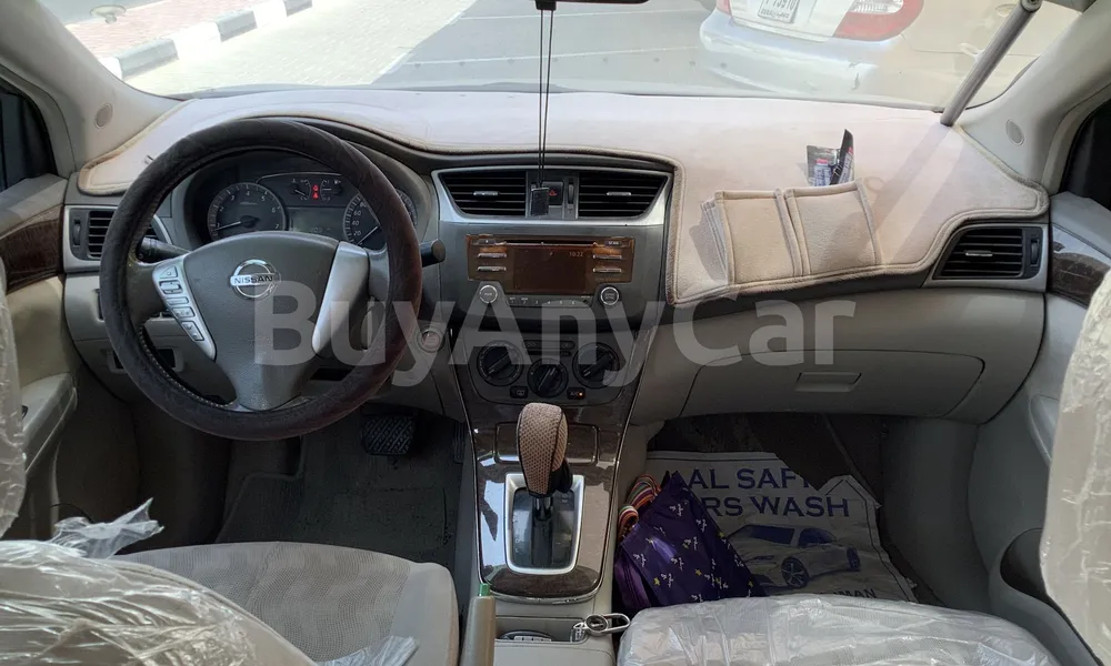 Vehicle photo 9