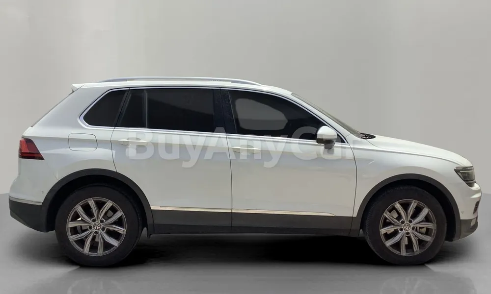 Vehicle photo 3