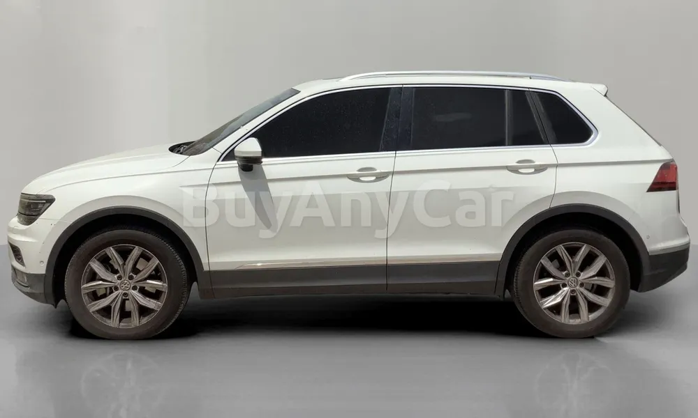 Vehicle photo 4