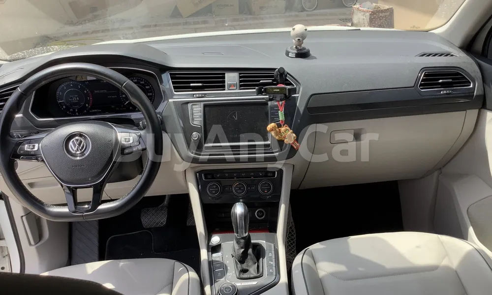 Vehicle photo 8