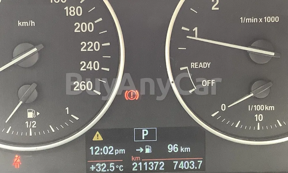 Vehicle photo 6