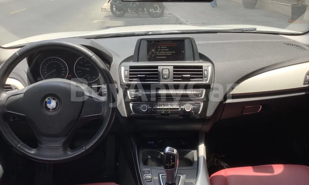 Vehicle photo 7