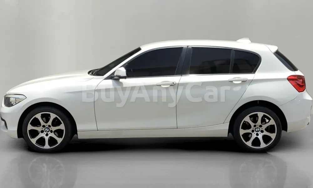 Vehicle photo 5