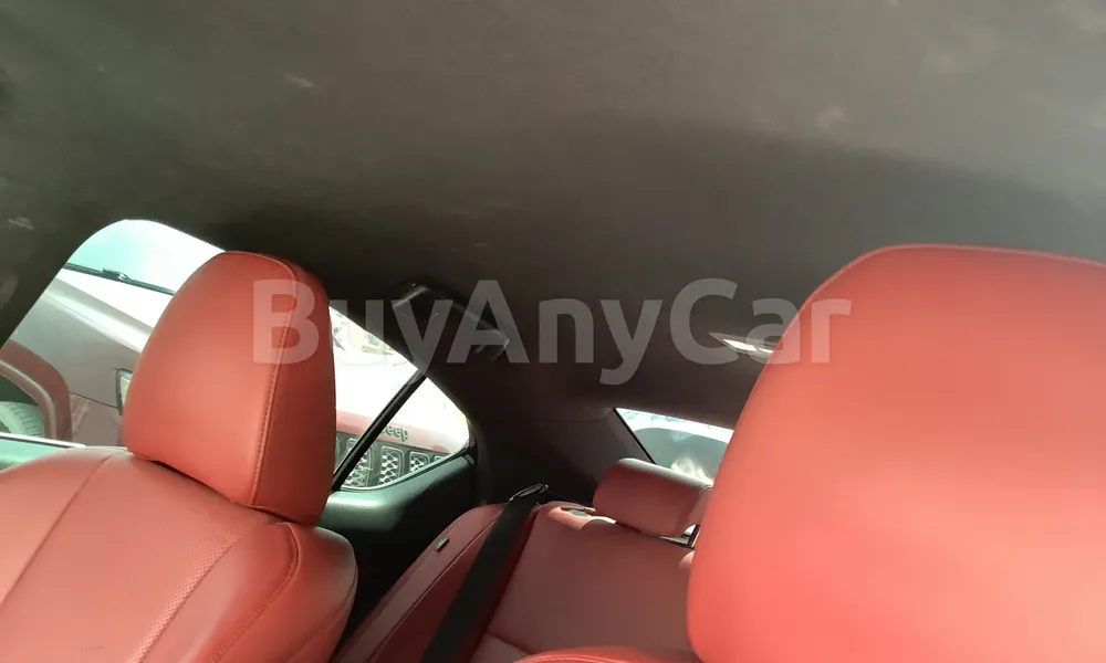 Vehicle photo 9