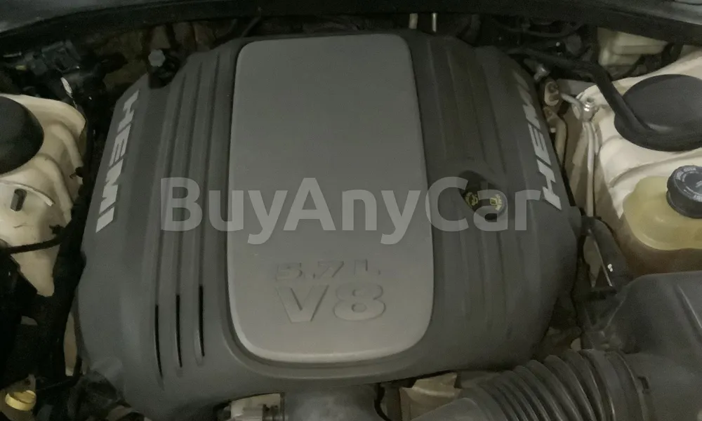 Vehicle photo 6