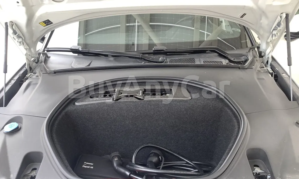 Vehicle photo 6