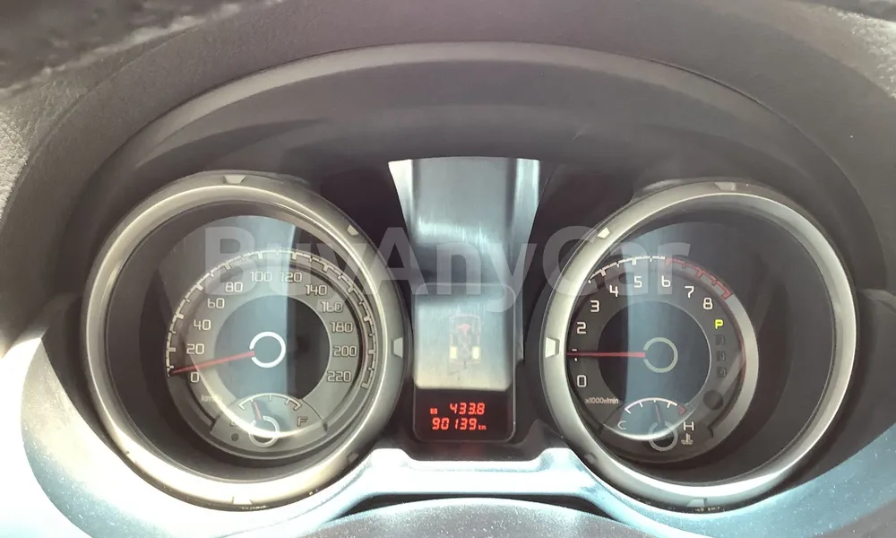 Vehicle photo 9