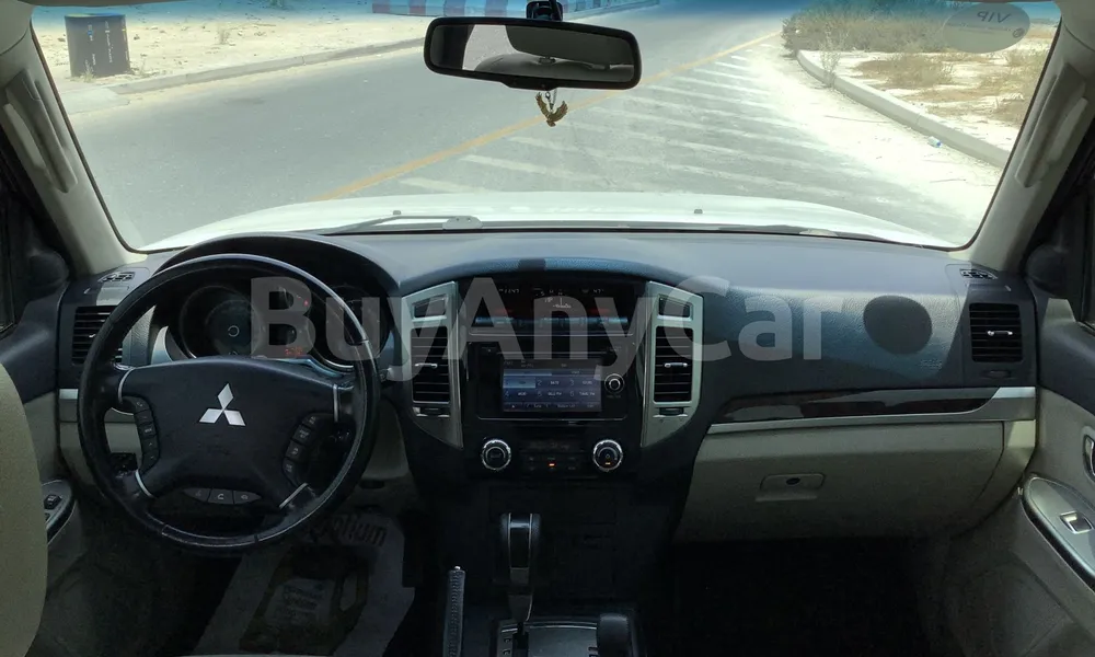 Vehicle photo 7