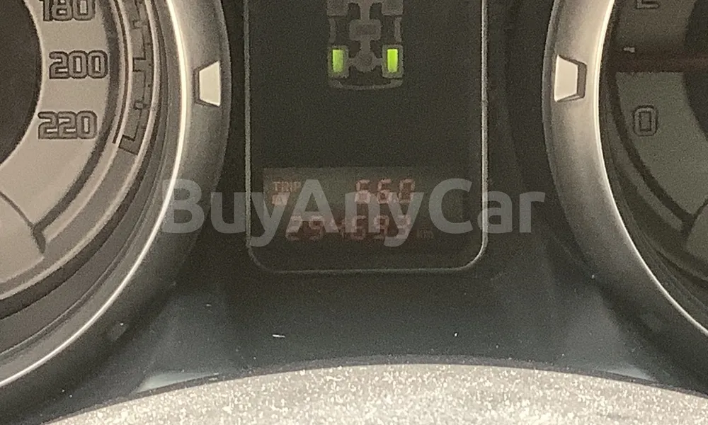 Vehicle photo 7