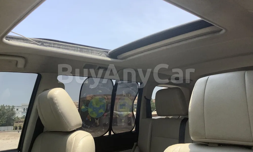 Vehicle photo 8