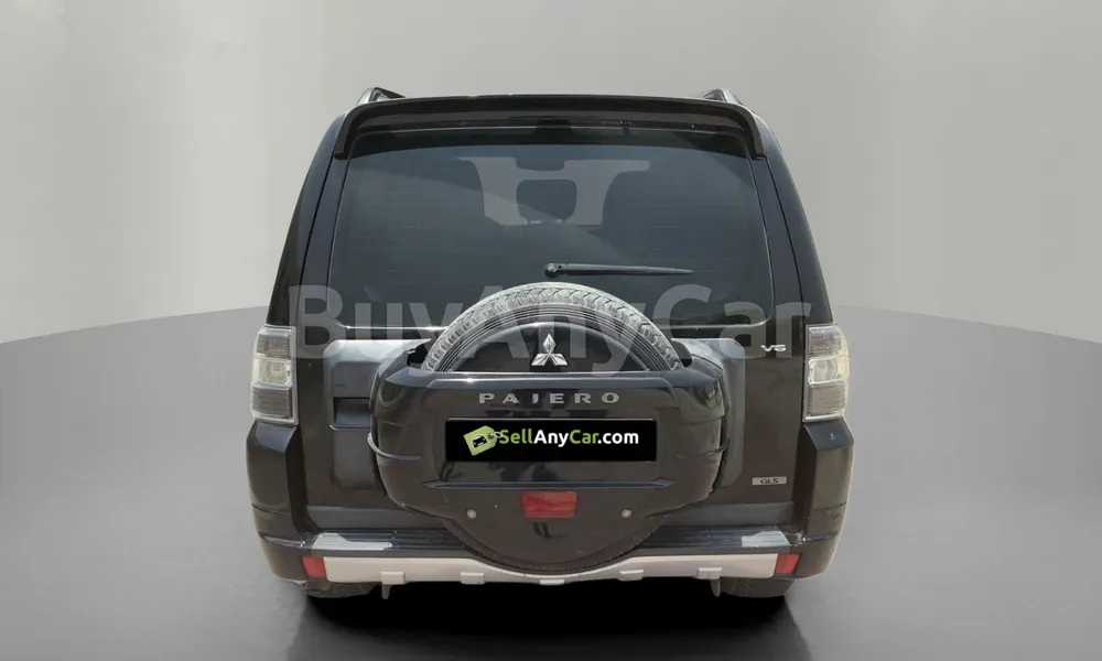 Vehicle photo 2