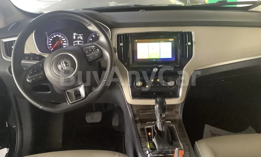 Vehicle photo 5