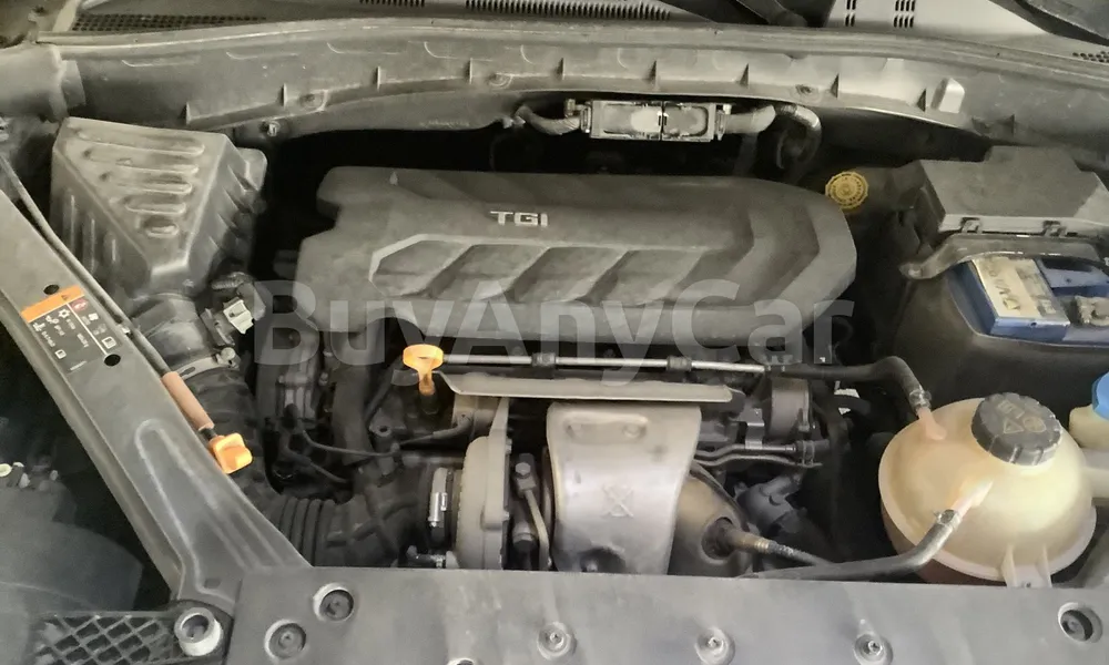 Vehicle photo 9
