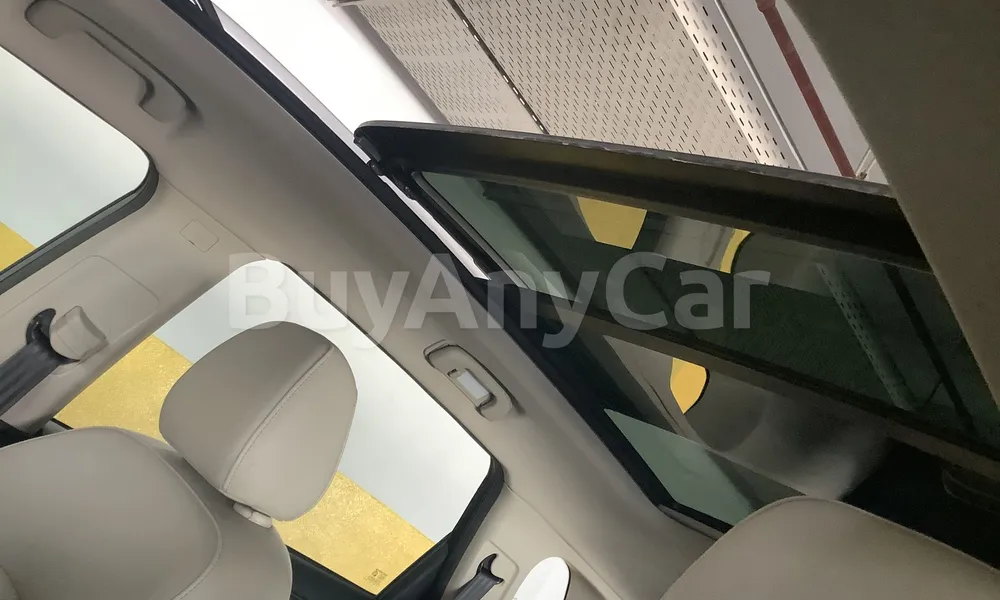 Vehicle photo 8