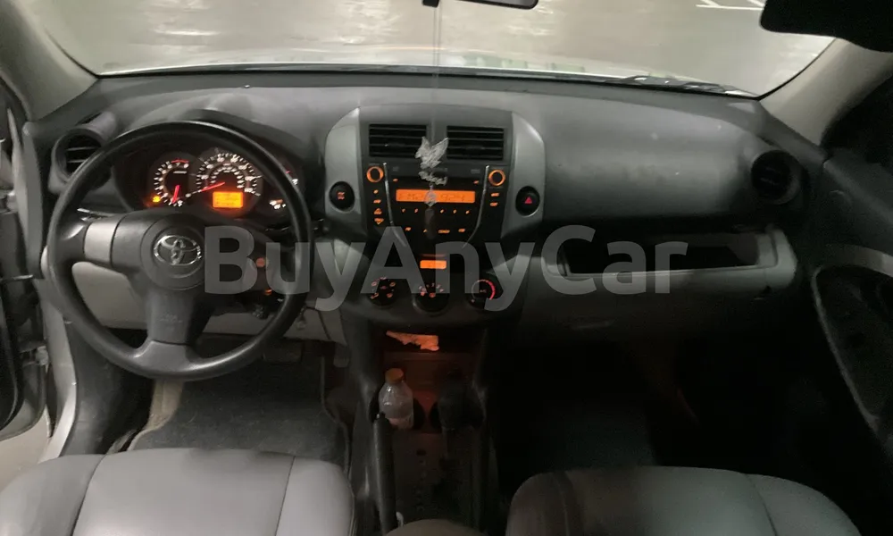 Vehicle photo 9