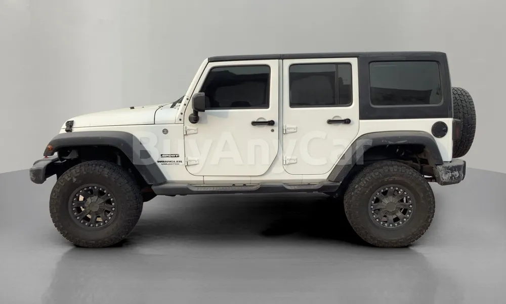 Vehicle photo 4