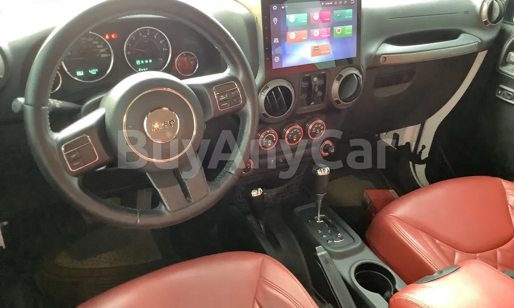 Vehicle photo 9