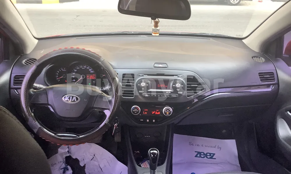 Vehicle photo 8