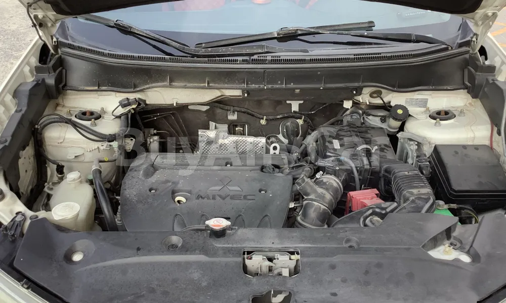 Vehicle photo 7
