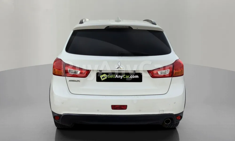 Vehicle photo 2
