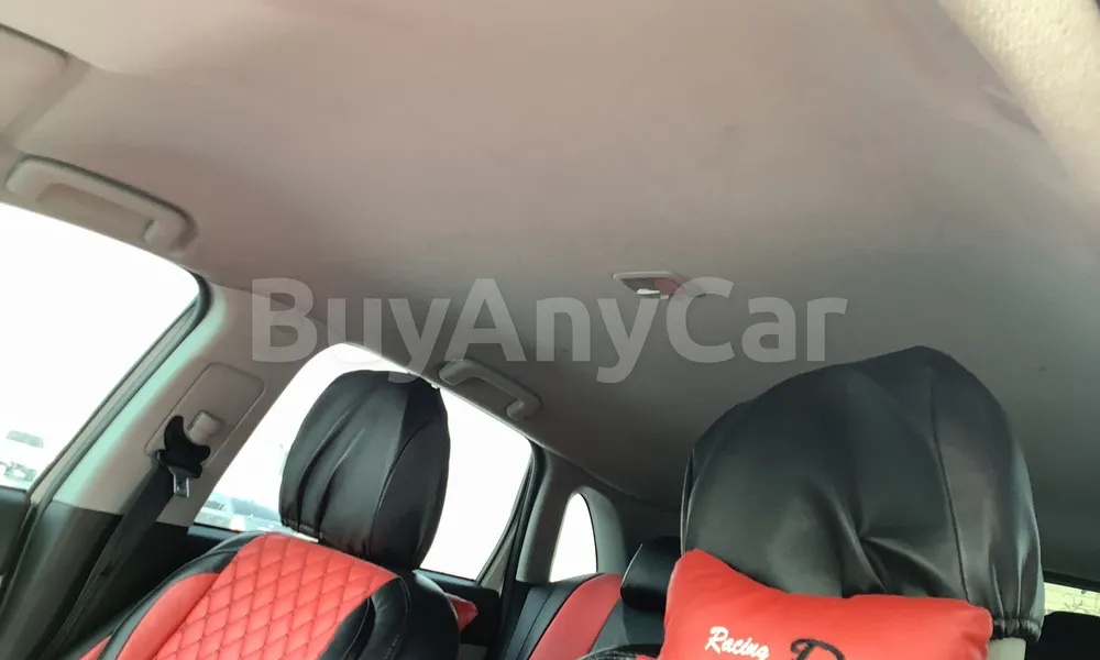 Vehicle photo 8
