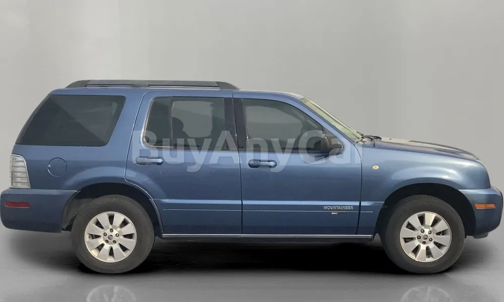 Vehicle photo 3