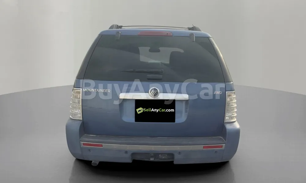 Vehicle photo 2