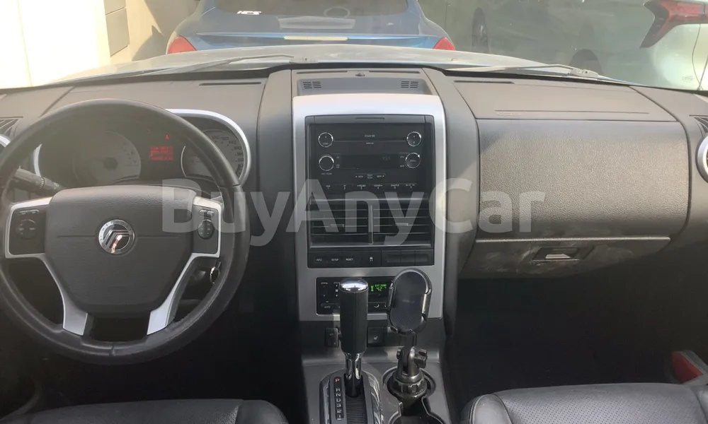 Vehicle photo 7