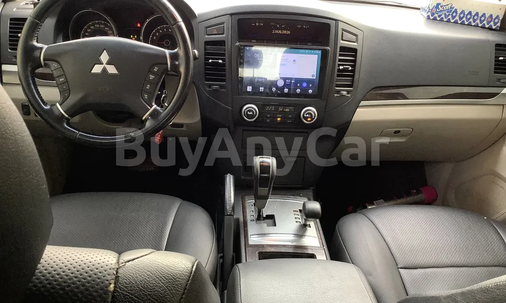 Vehicle photo 8