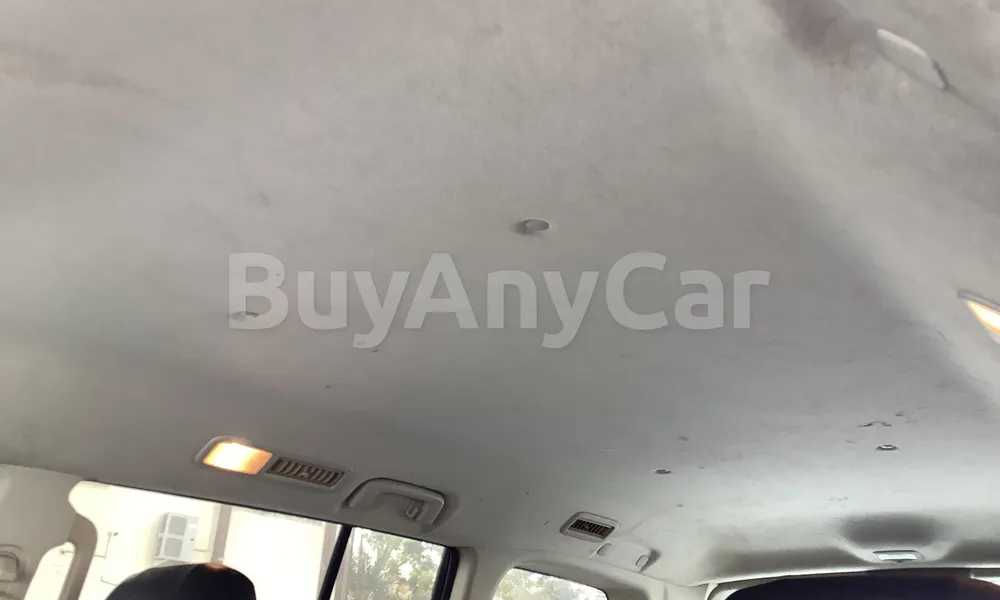 Vehicle photo 7