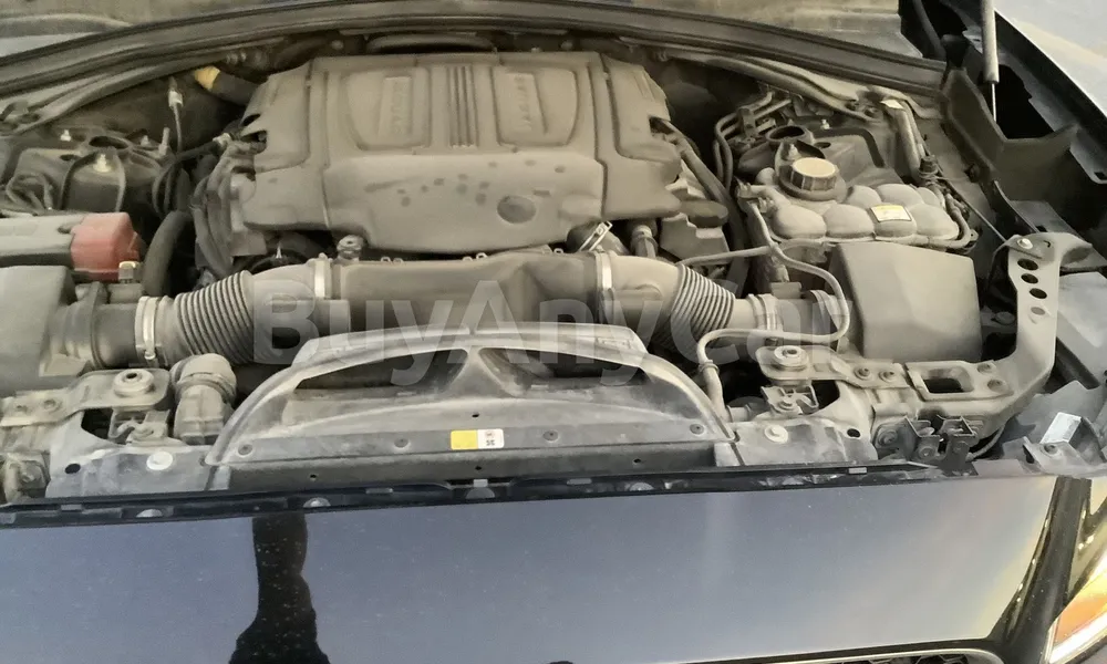 Vehicle photo 7