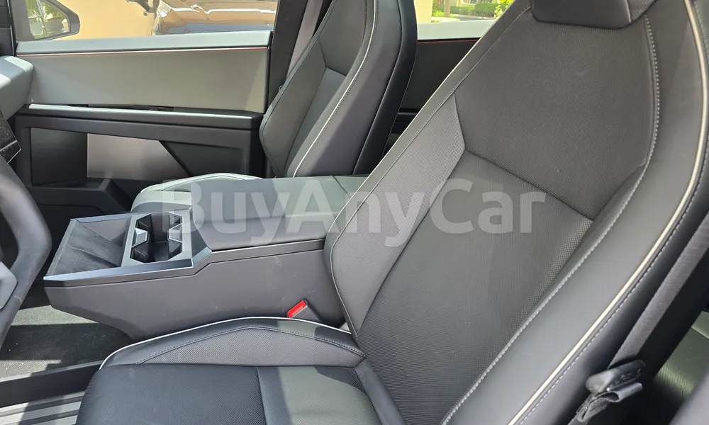 Vehicle photo 8