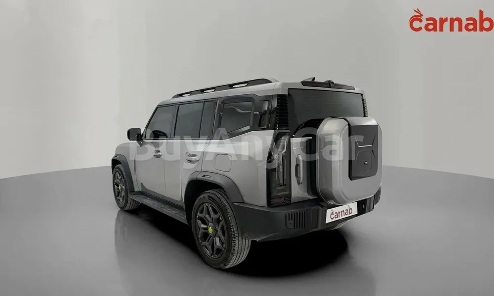 Vehicle photo 7