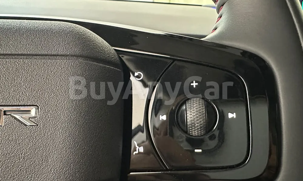 Vehicle photo 14