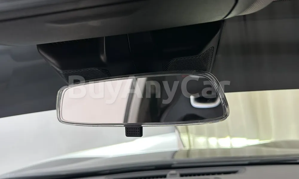 Vehicle photo 12