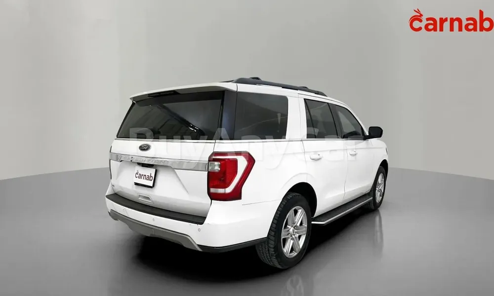 Vehicle photo 9