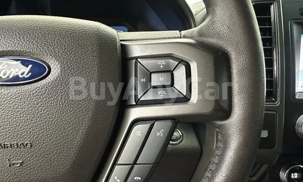 Vehicle photo 14