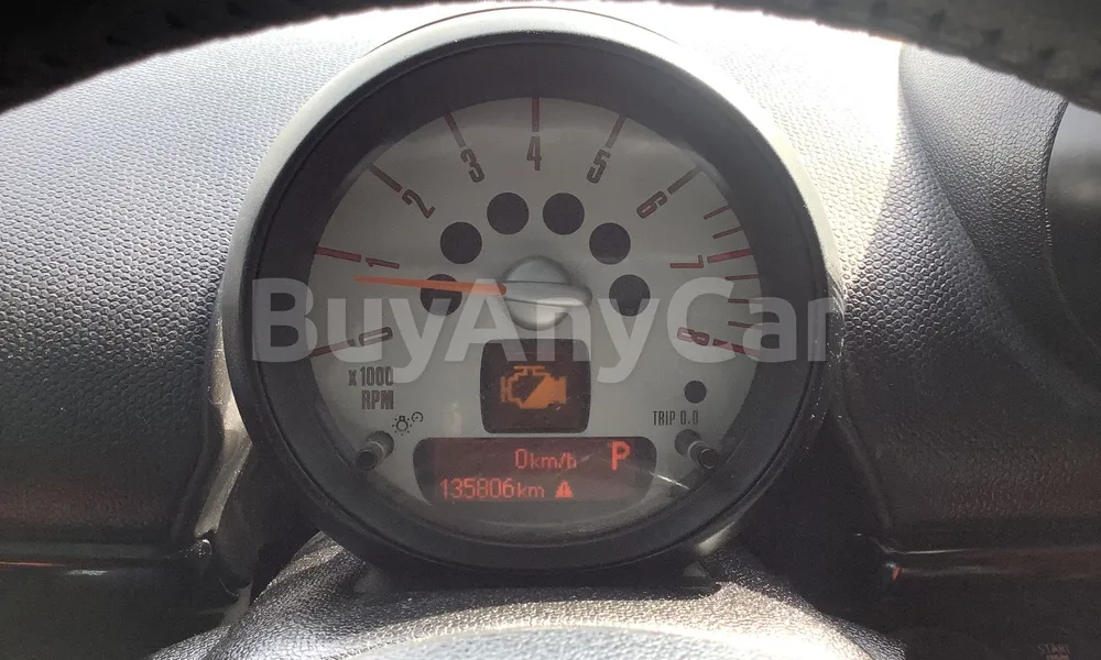 Vehicle photo 8
