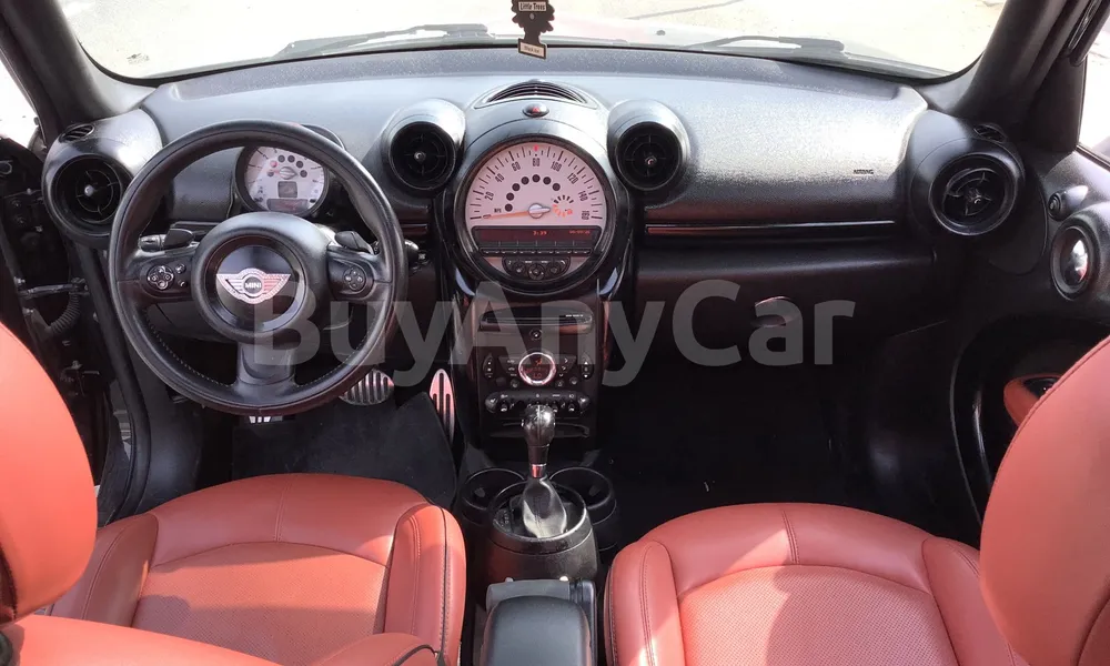 Vehicle photo 7