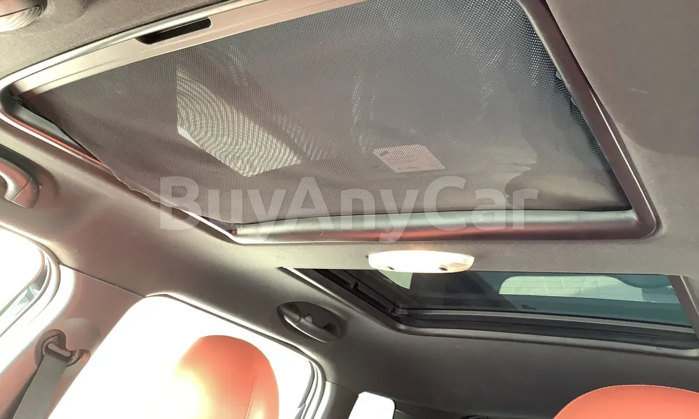 Vehicle photo 9