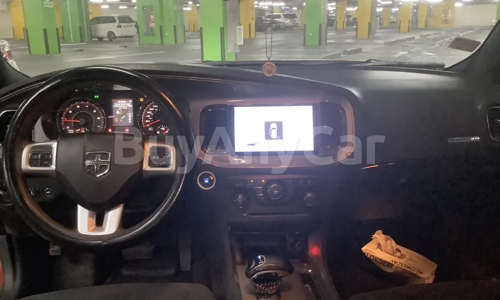 Vehicle photo 8
